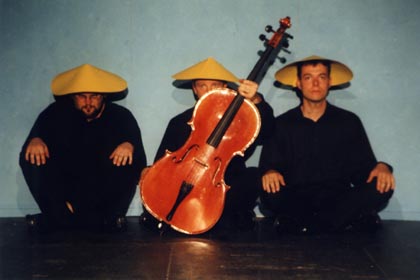 Drei Chinesen mit Cello